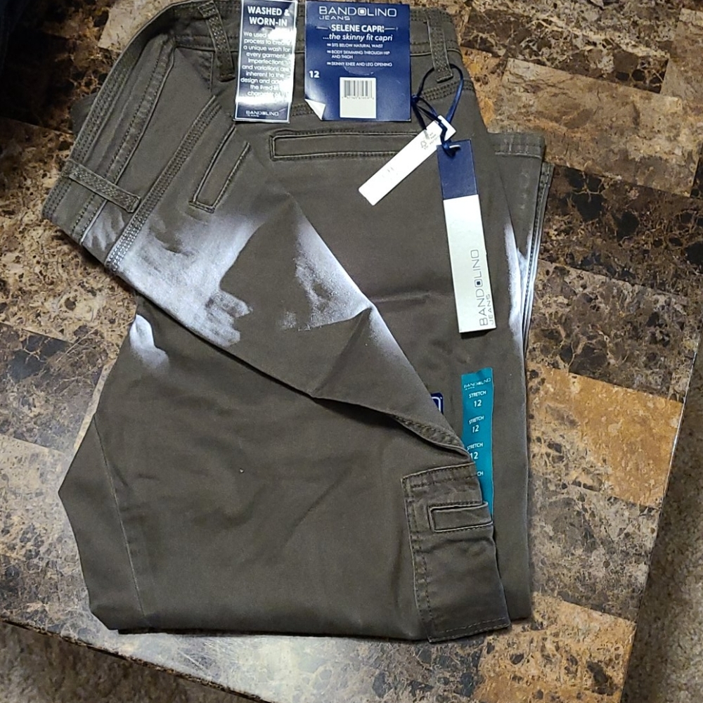 Capri pants